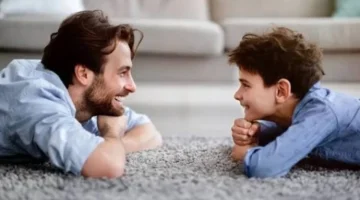 خطر غير متوقع.. جلوس الأطفال الطويل أمام الهاتف يرفع خطر الجلطات الدماغية 1